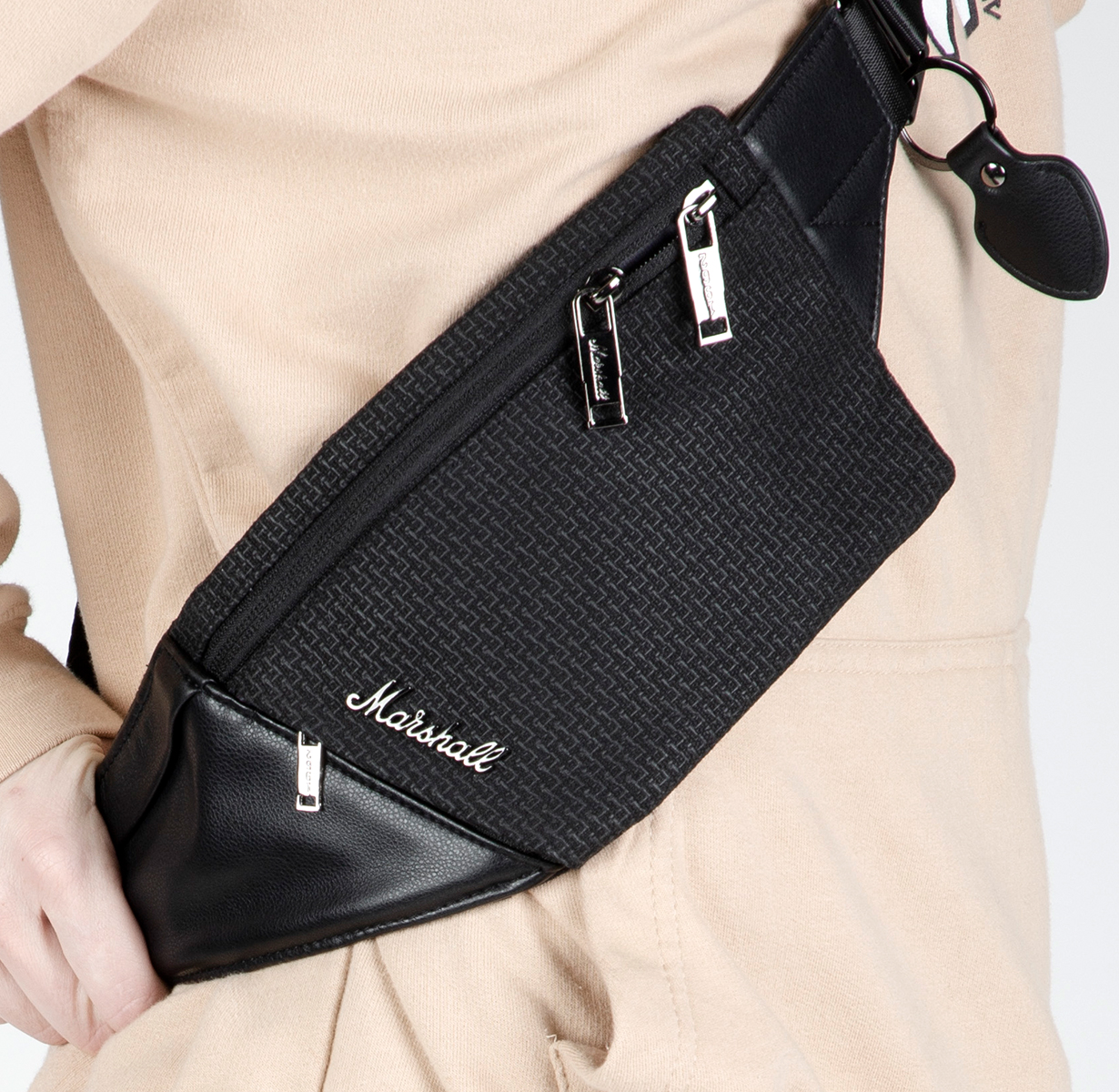 waist bag hologram